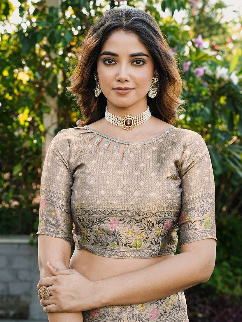 women self design patola saree with blouse - 22571733 -  Standard Image - 5