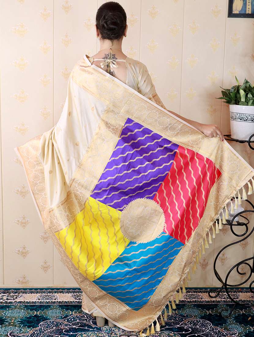 Women Self Design Banarasi Saree With Blouse - 22571749 -  Standard Image - 3