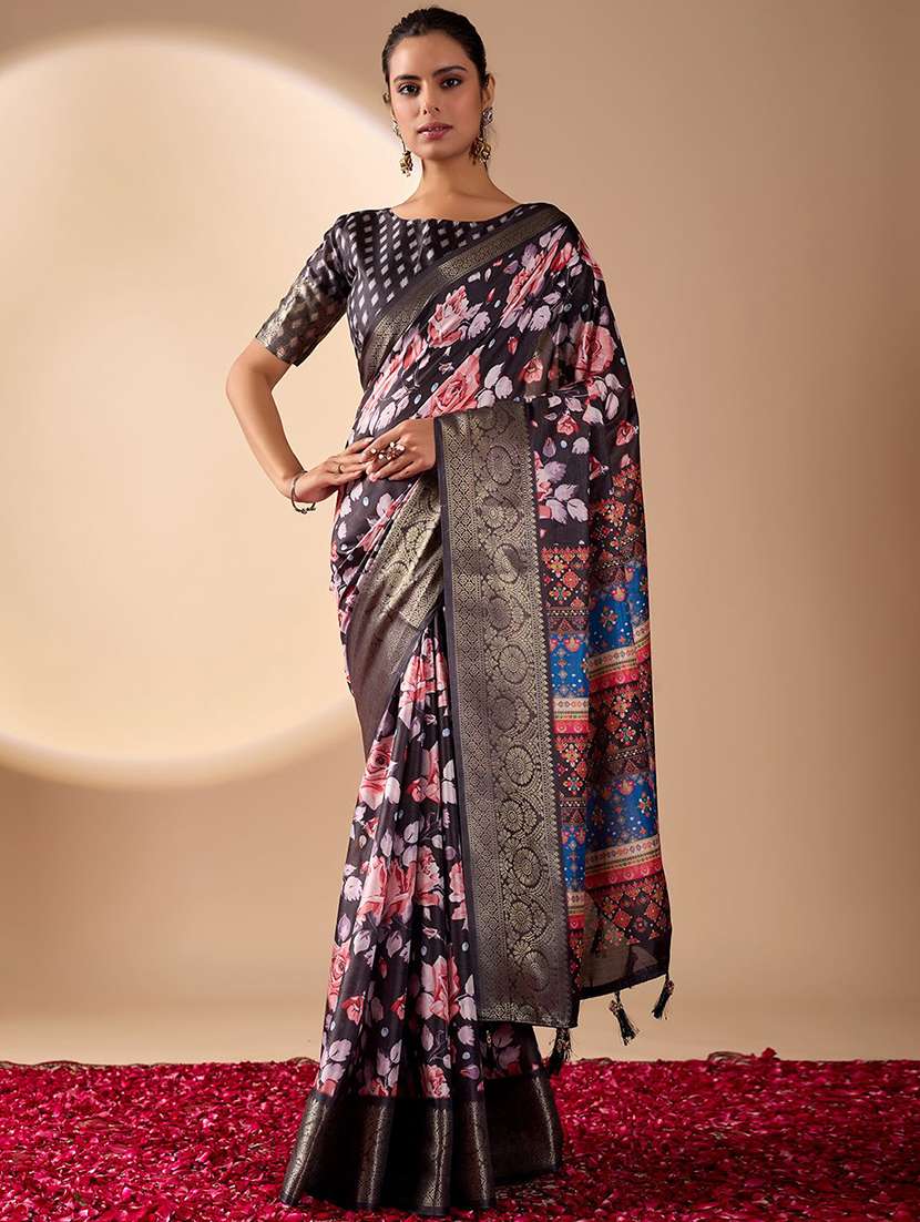 women printed bordered saree with blouse