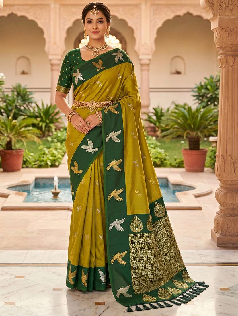 women self design banarasi saree with blouse