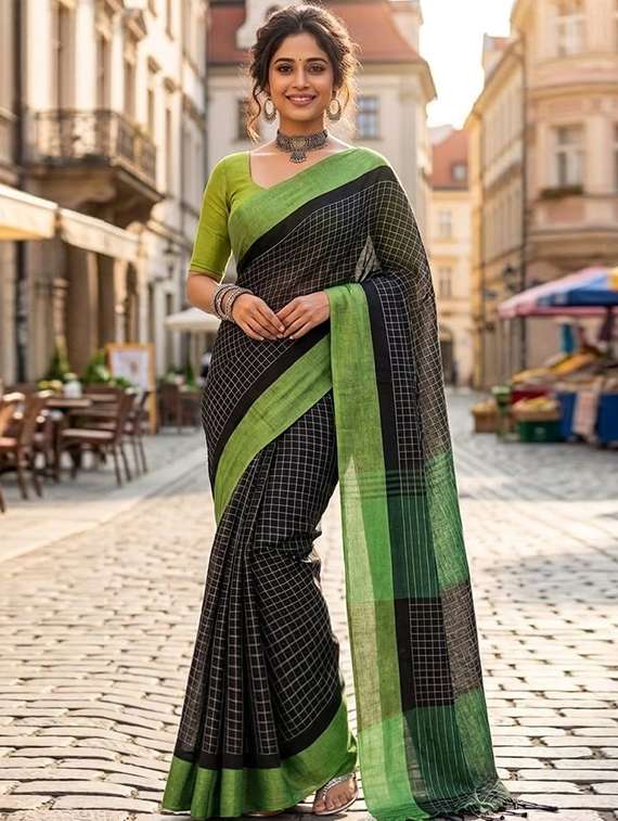women checkered handloom saree with blouse