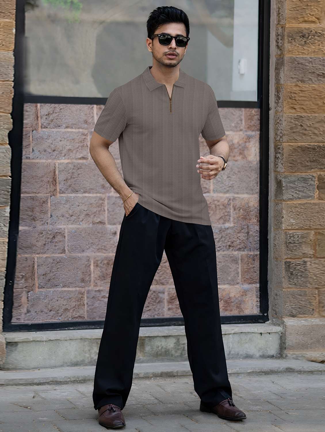 men textured short sleeves polo t-shirt - 22572149 -  Standard Image - 5