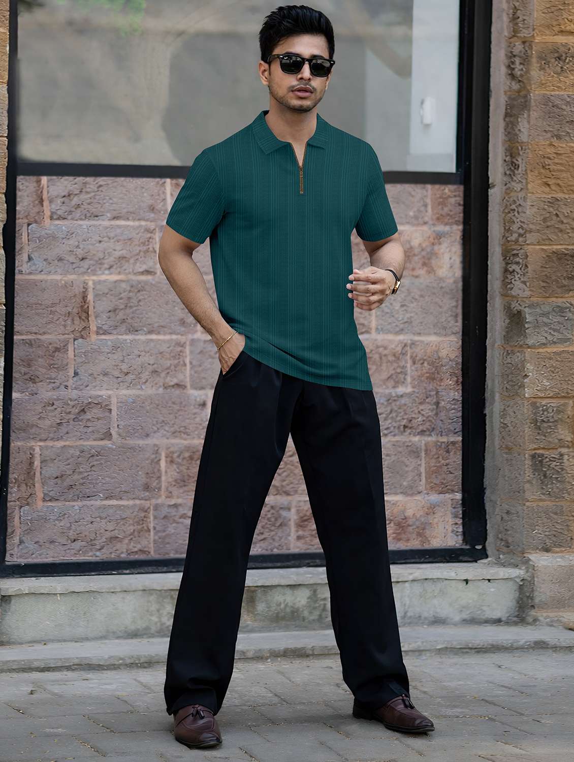 men textured short sleeves polo t-shirt - 22572151 -  Standard Image - 5