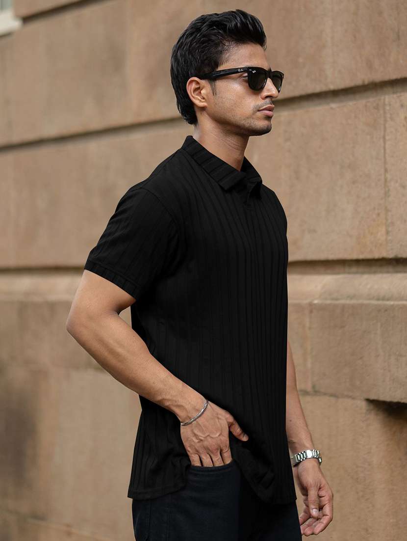 men textured short sleeves polo t-shirt - 22572159 -  Standard Image - 3