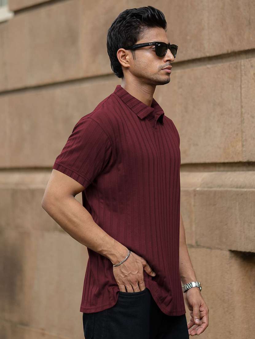 men textured short sleeves polo t-shirt - 22572163 -  Standard Image - 3