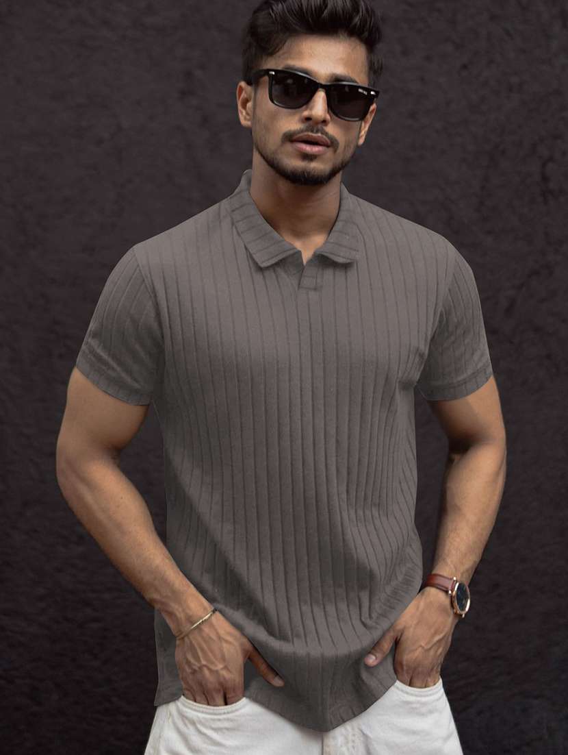 men textured short sleeves polo t-shirt