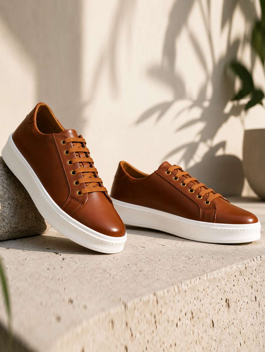men solid lace up sneakers