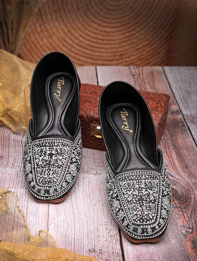 women embellished slip on jutti