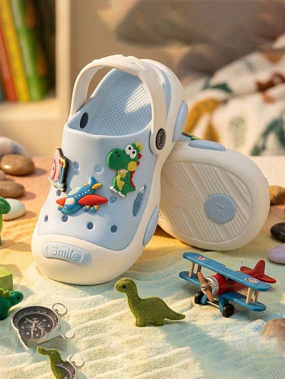 kids colourblocked back strap clogs