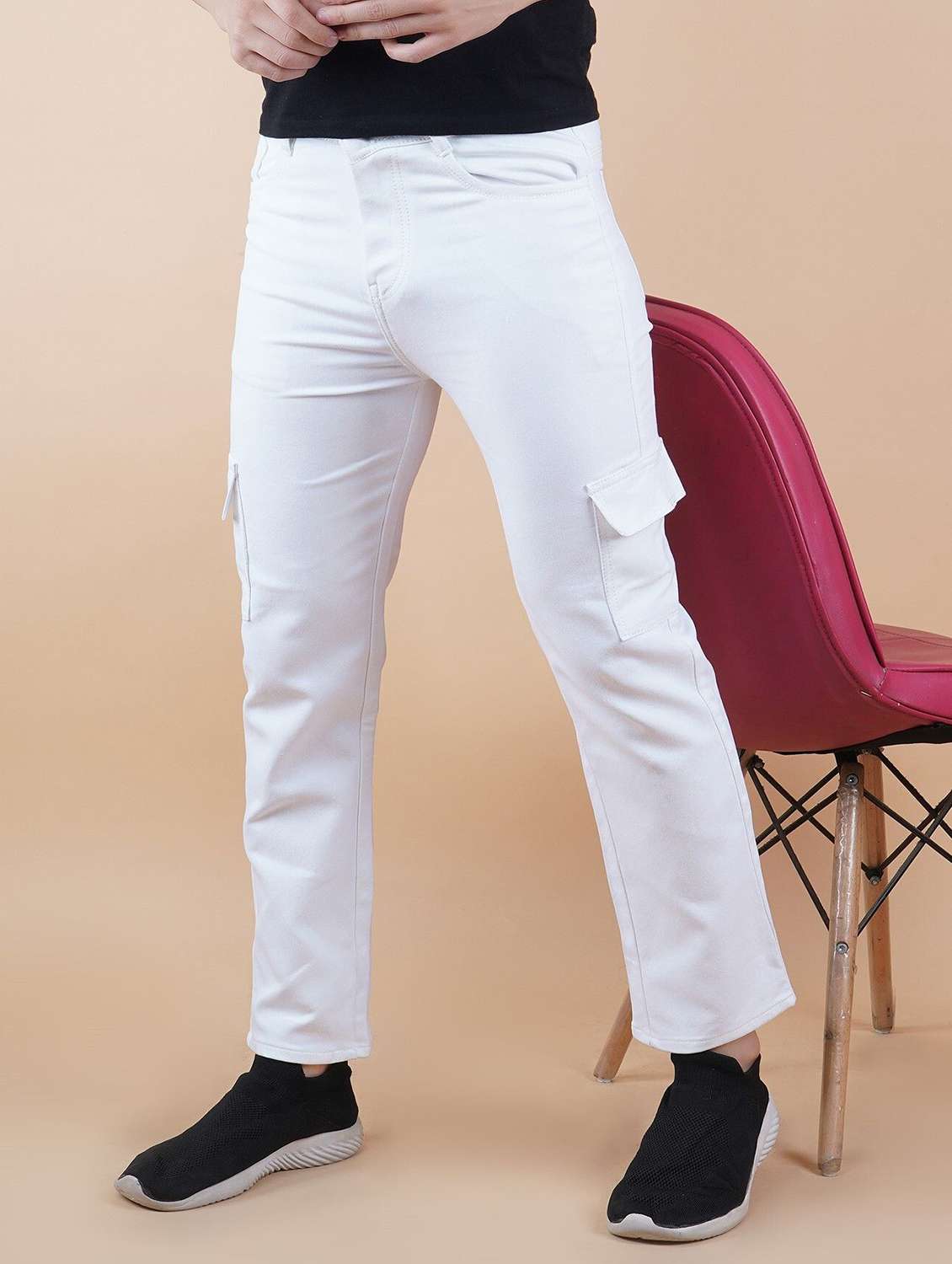 men solid mid rise cargo jeans