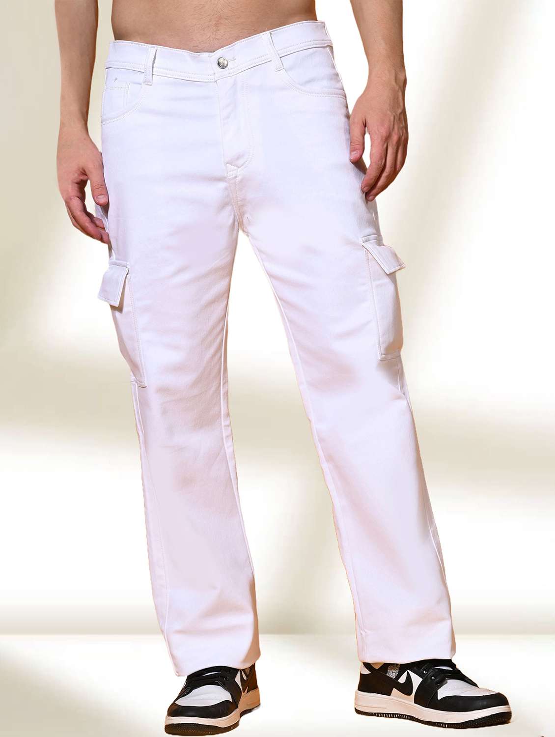 men solid mid rise cargo jeans