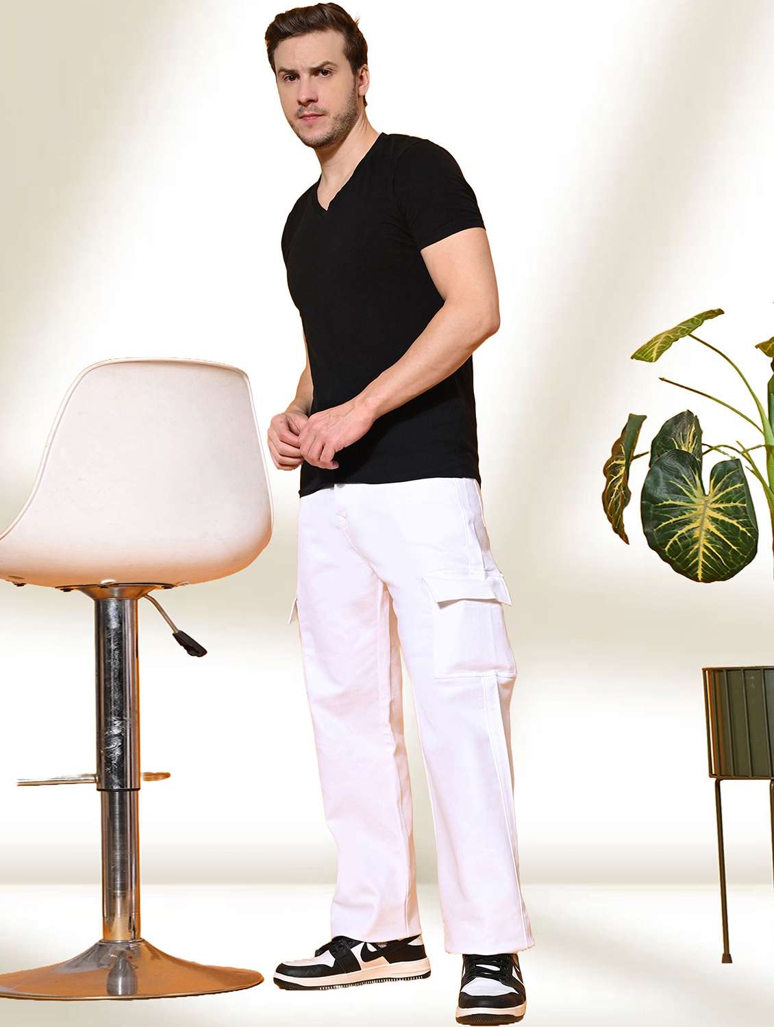 men solid mid rise cargo jeans - 22573161 -  Standard Image - 3