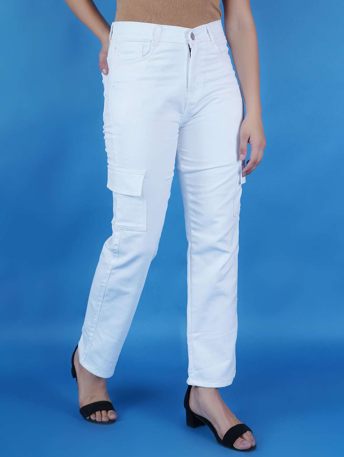 women solid mid rise regular fit cargo jeans