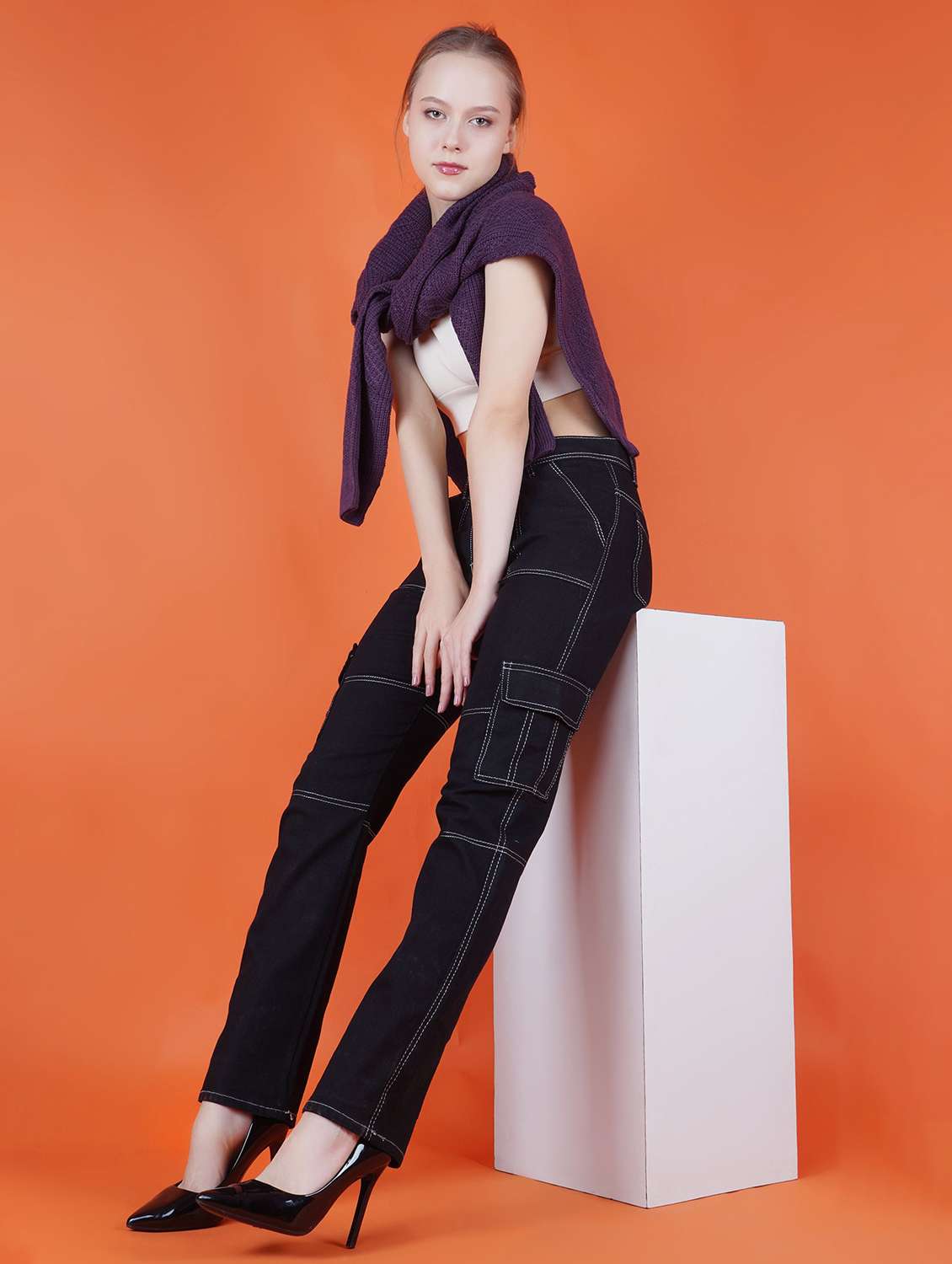 Women Solid Mid Rise Regular Fit Cargo Jeans - 22575154 -  Standard Image - 3