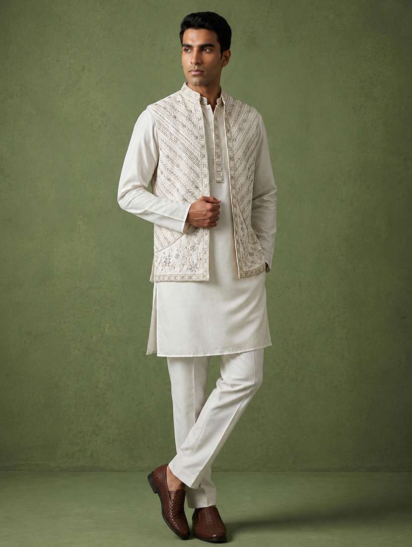 Men Embroidered Long Sleeves Kurta Pyjama Set With Jacket - 22576296 -  Standard Image - 3