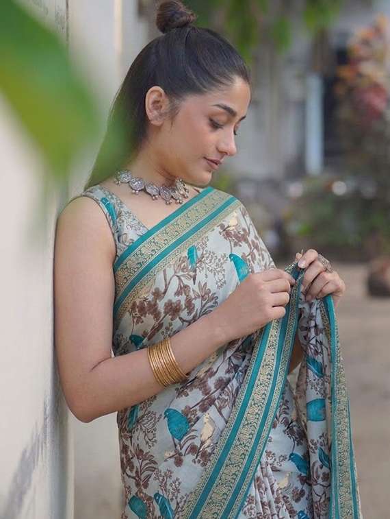 women printed bordered saree with blouse - 22576651 -  Standard Image - 3