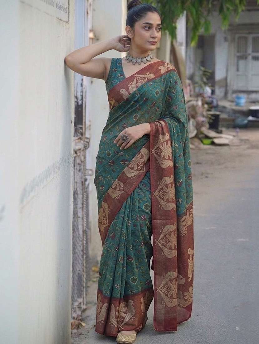 women printed bordered saree with blouse