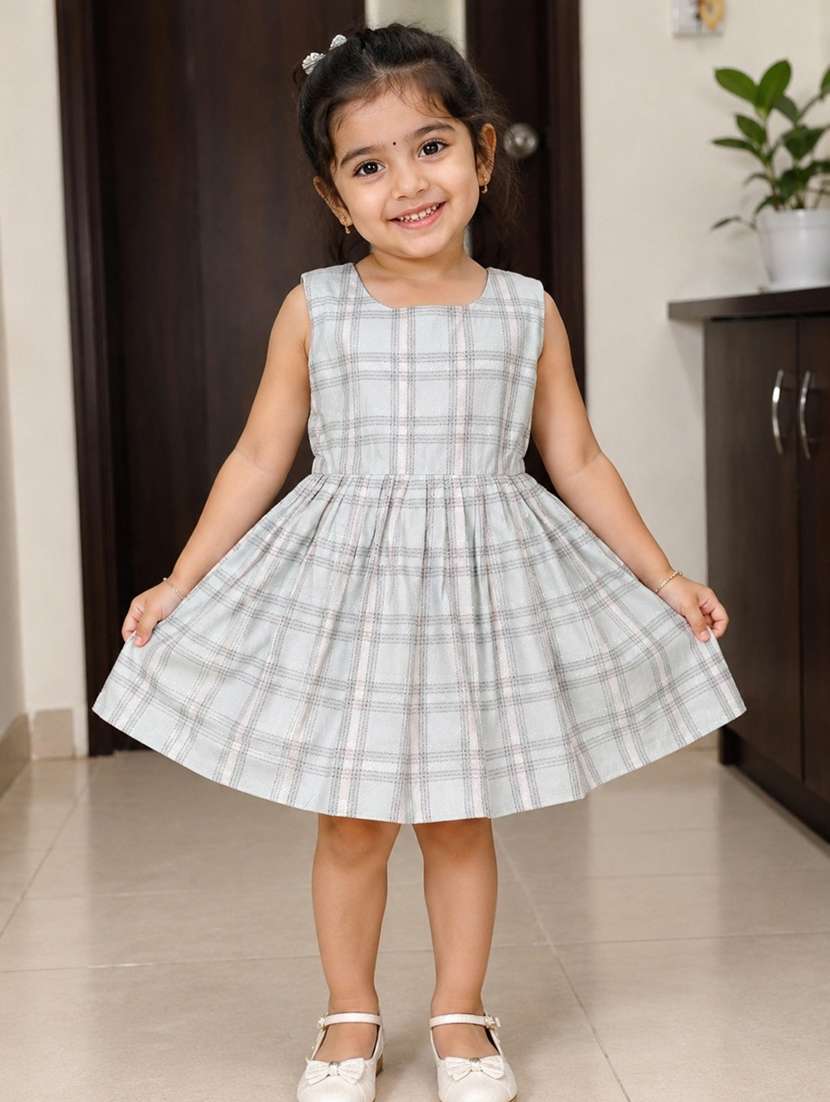 girls self design round neck frock