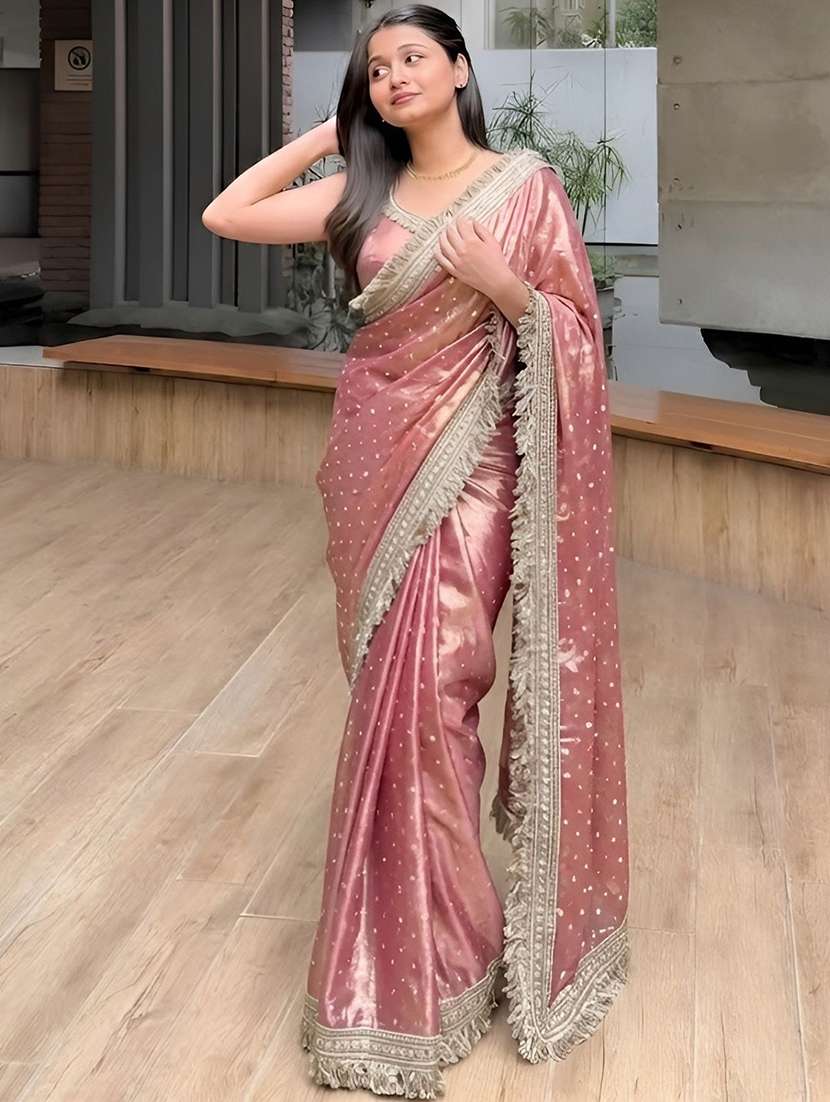 women self design bordered saree with blouse