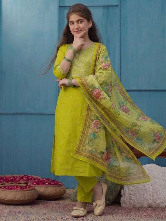 girls embroidered three quarter sleeves kurta pant set with dupatta