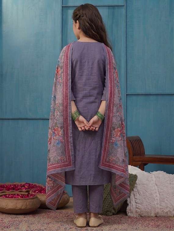 girls embroidered three quarter sleeves kurta pant set with dupatta - 22576947 -  Standard Image - 3