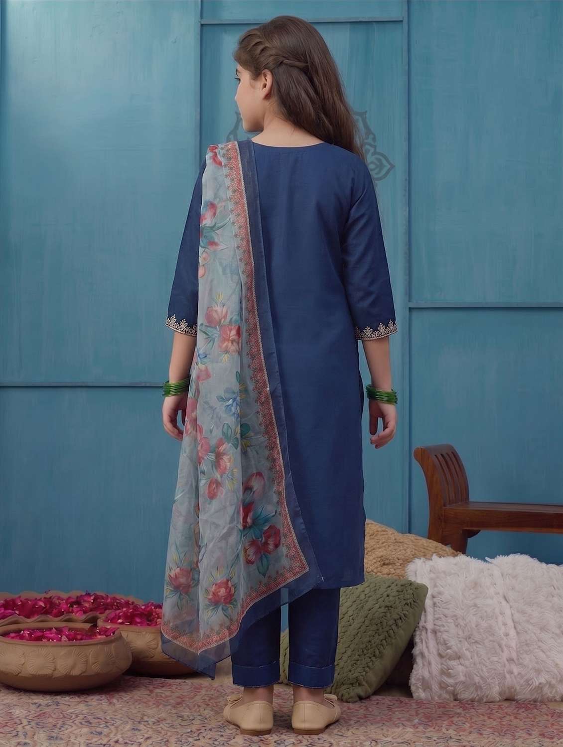 girls embroidered three quarter sleeves kurta pant set with dupatta - 22576948 -  Standard Image - 3