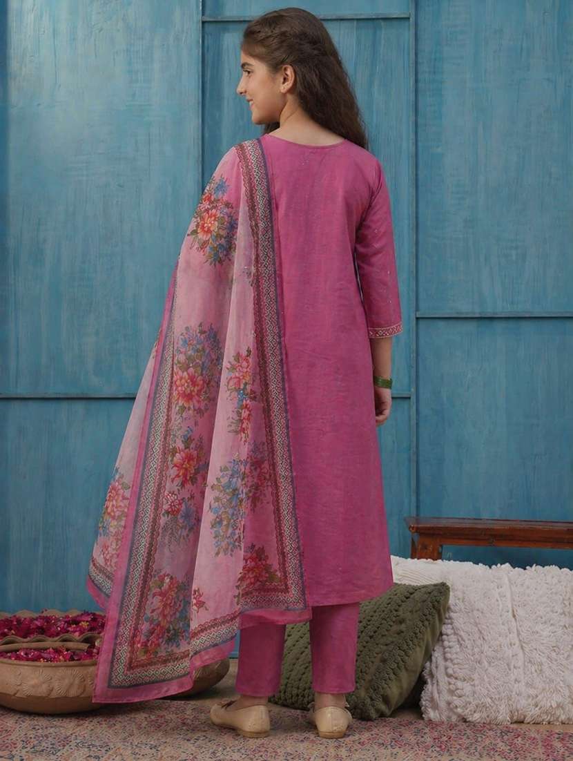girls embroidered three quarter sleeves kurta pant set with dupatta - 22576949 -  Standard Image - 3