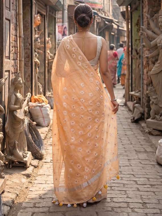 women floral printed saree - 22576970 -  Standard Image - 3