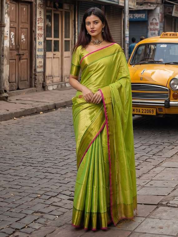 women solid with bordered saree with blouse