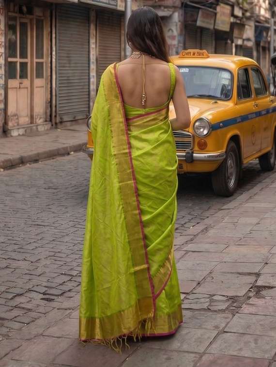 women solid with bordered saree with blouse - 22576975 -  Standard Image - 3