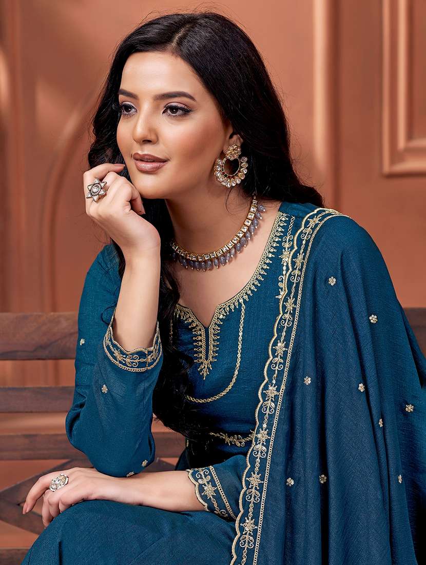 women embroidered long sleeves kurta pant set with dupatta - 22577438 -  Standard Image - 5