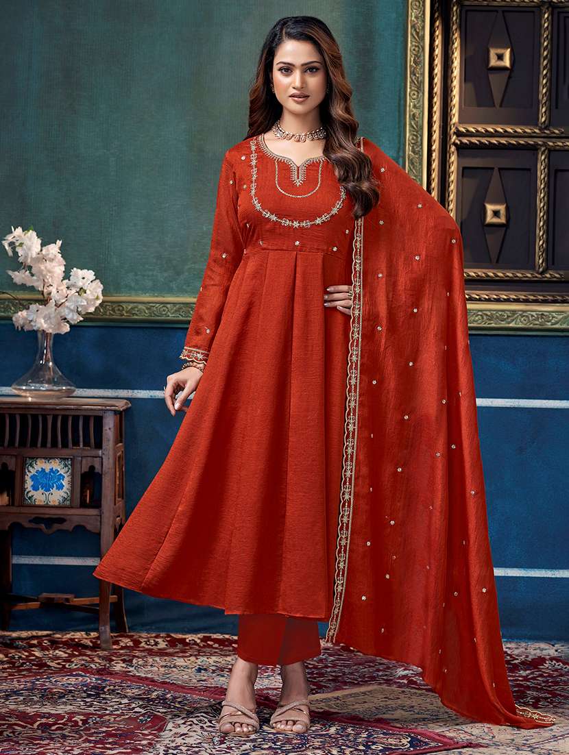 women embroidered long sleeves kurta pant set with dupatta