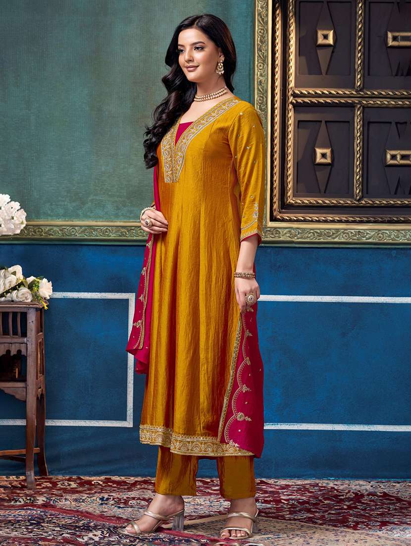 women embroidered three quarter sleeves kurta pant set with dupatta - 22577443 -  Standard Image - 3