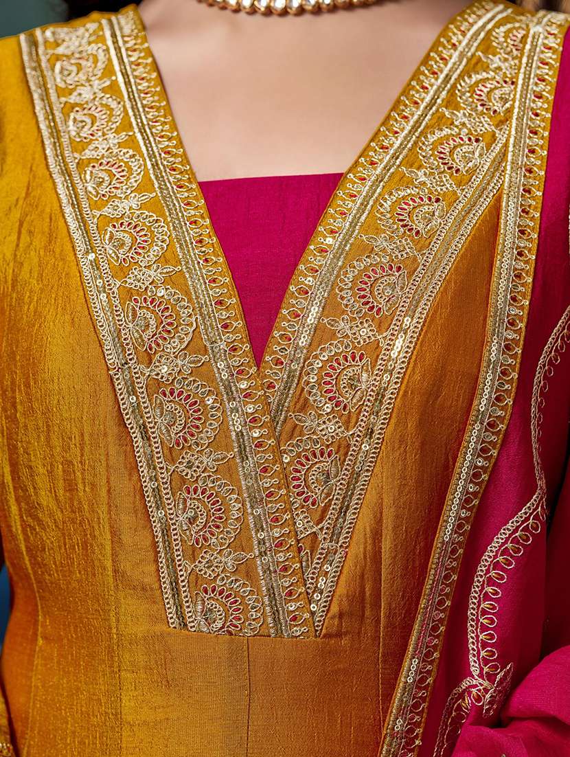 women embroidered three quarter sleeves kurta pant set with dupatta - 22577443 -  Standard Image - 5