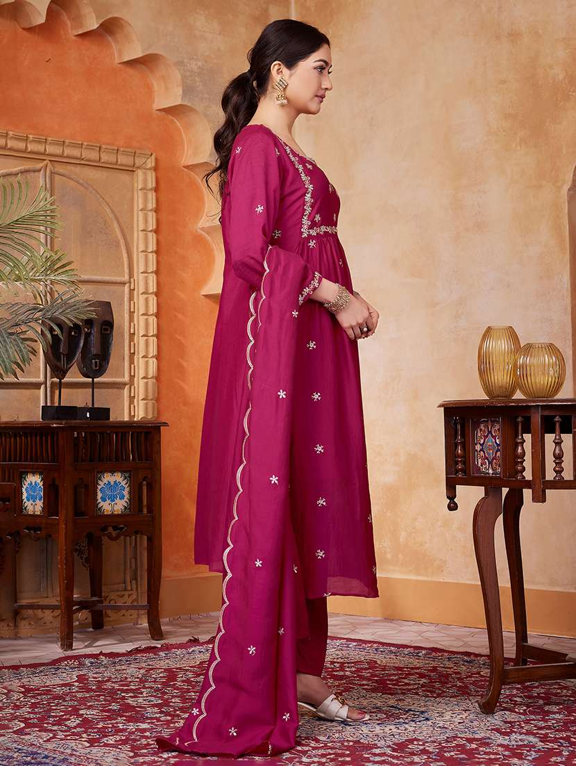 women embroidered long sleeves kurta pant set with dupatta - 22577446 -  Standard Image - 3