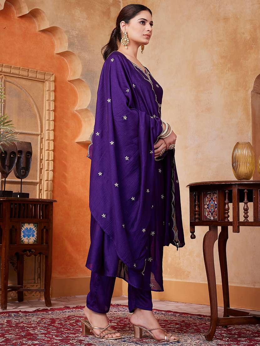 women embroidered long sleeves kurta pant set with dupatta - 22577447 -  Standard Image - 3