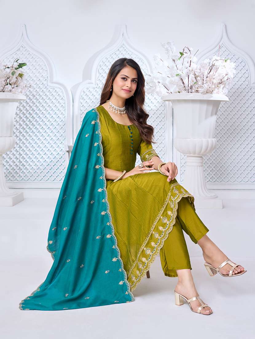 women embroidered three quarter sleeves kurta pant set with dupatta - 22577460 -  Standard Image - 5