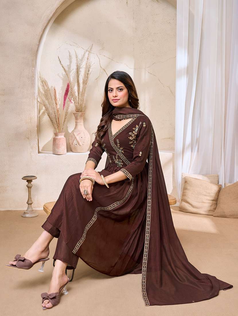 women embroidered three quarter sleeves kurta pant set with dupatta - 22577462 -  Standard Image - 5