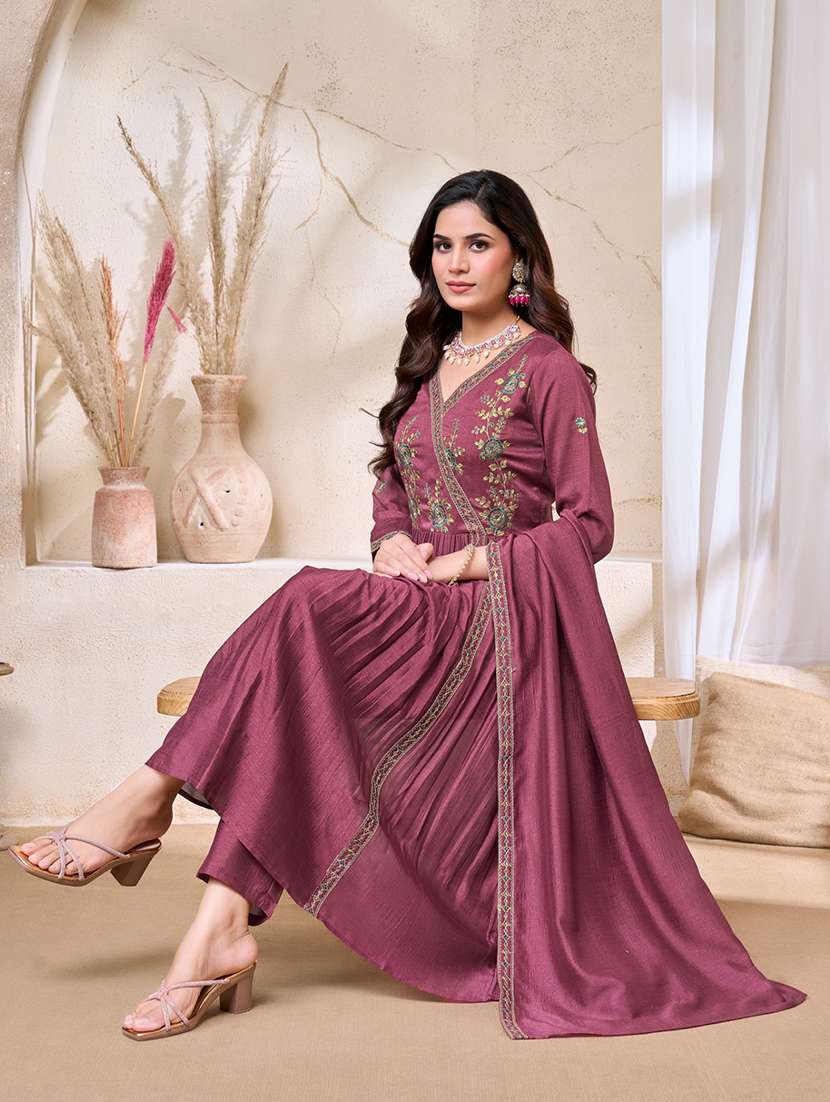 women embroidered three quarter sleeves kurta pant set with dupatta - 22577463 -  Standard Image - 5