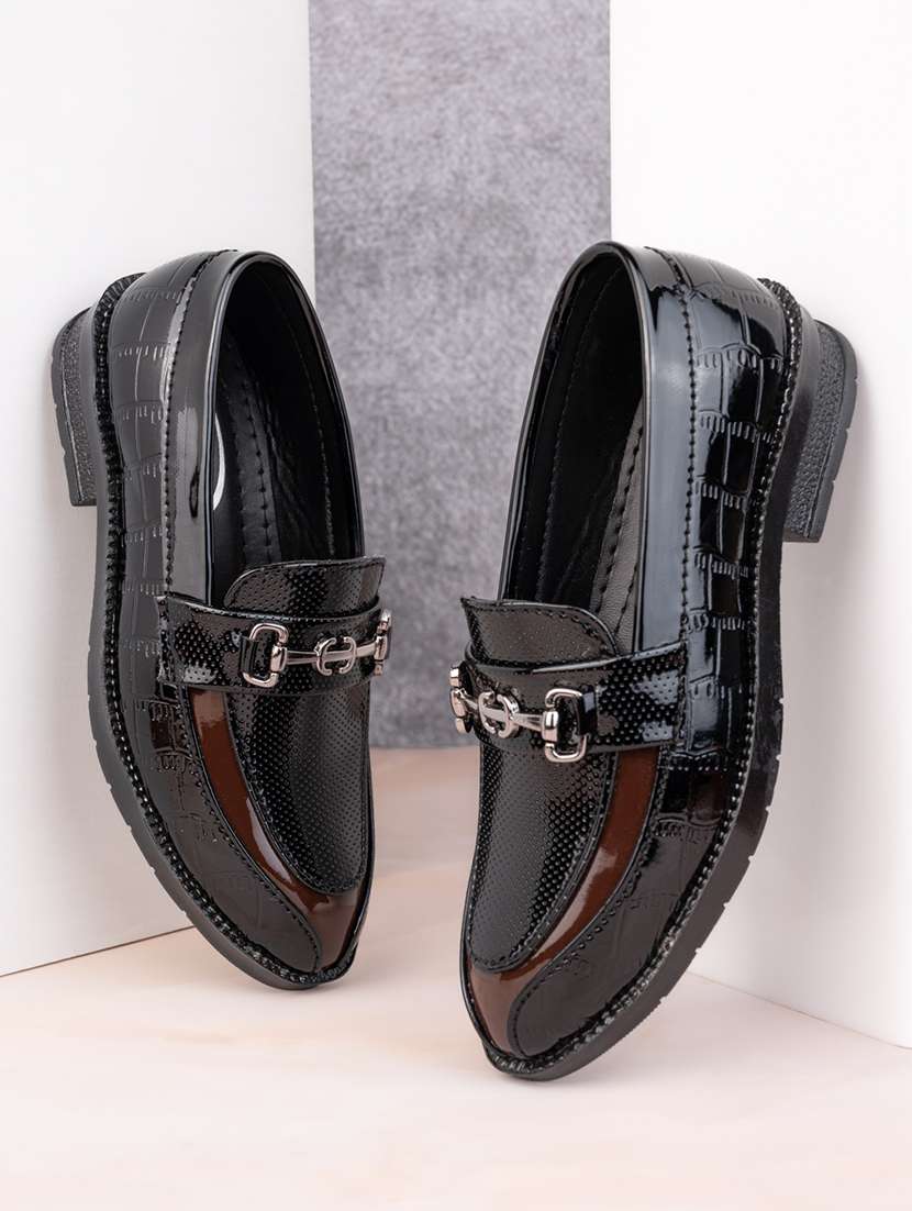 boys textured slip on loafer