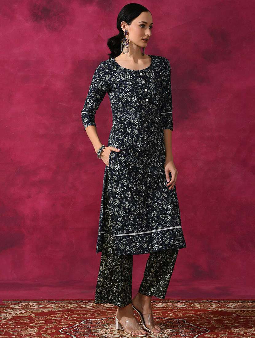 women printed three quarter sleeves kurta pant set  - 22578404 -  Standard Image - 3