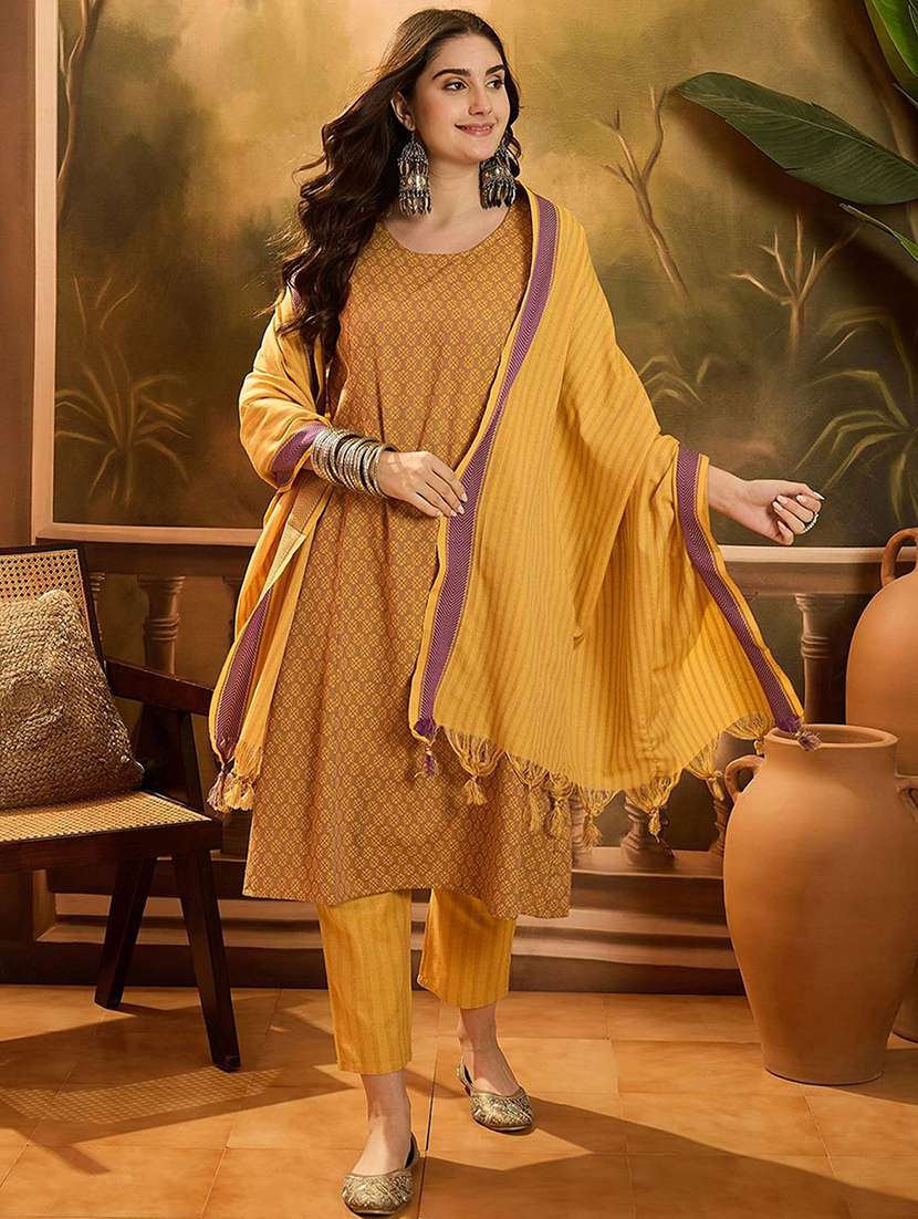 women printed short sleeves kurta pant set with dupatta