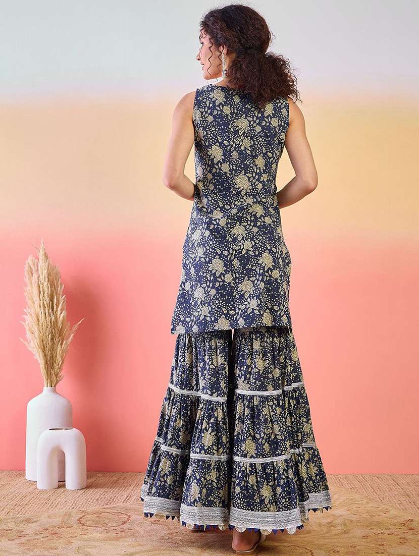 Women Printed Three Quarter Sleeves Kurta Sharara Set - 22578420 -  Standard Image - 5