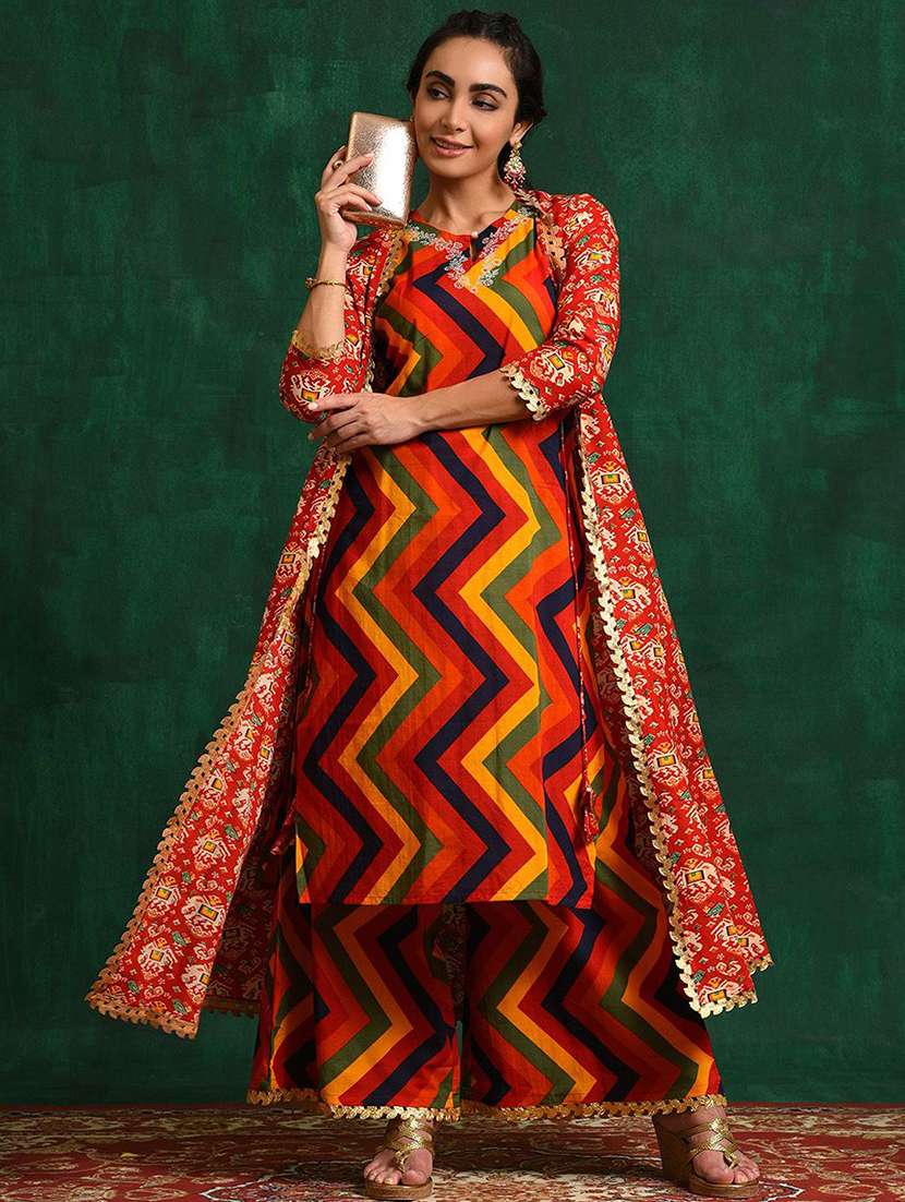 women printed three quarter sleeves kurta palazzo set with jacket