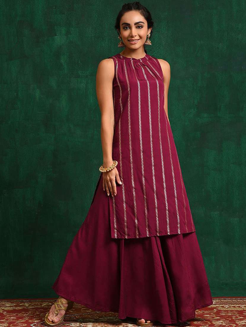 women self design sleeveless kurta skirt set
