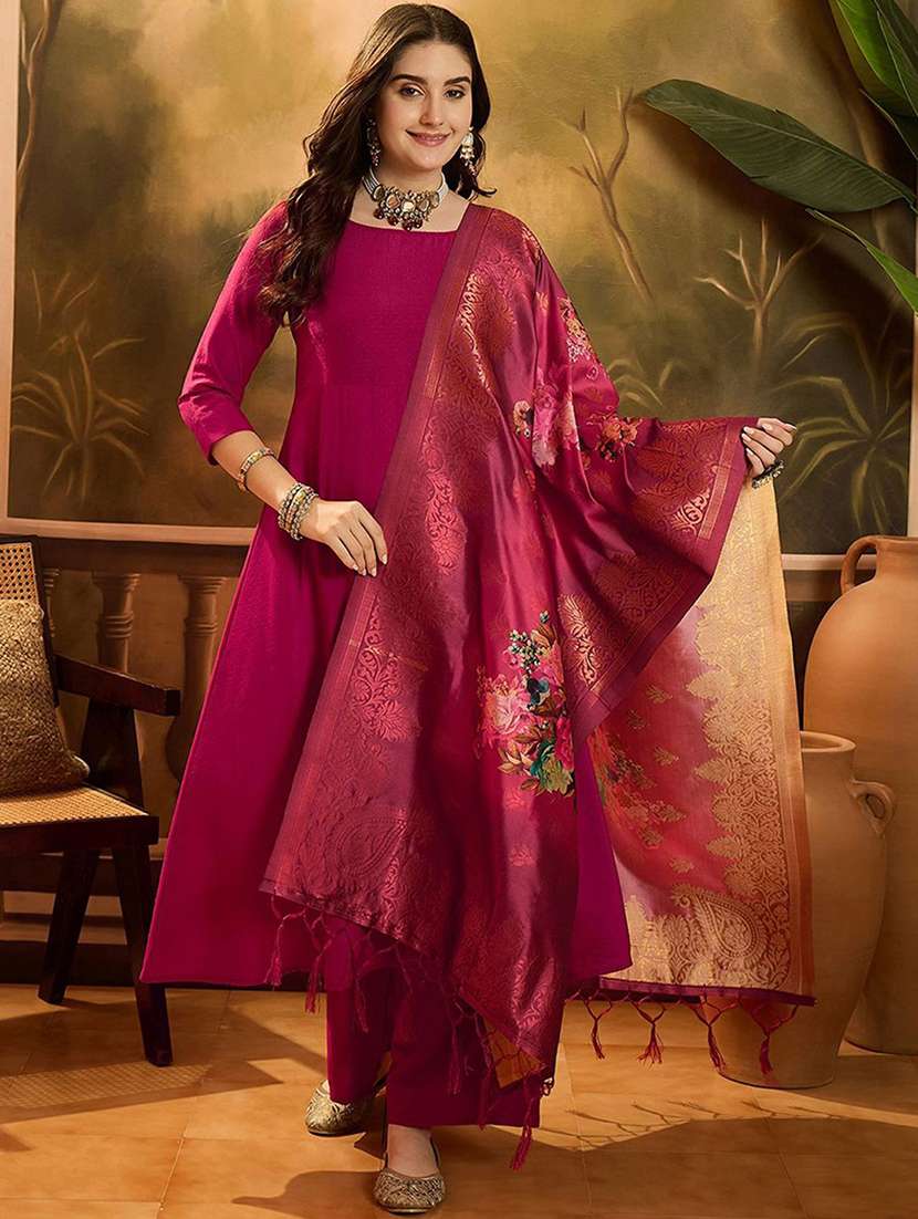 women solid three quarter sleeves kurta pant set with dupatta