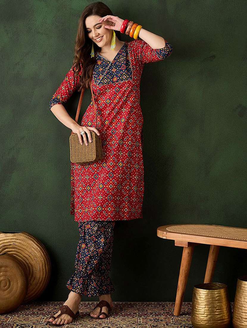 women printed three quarter sleeves kurta salwar set 
