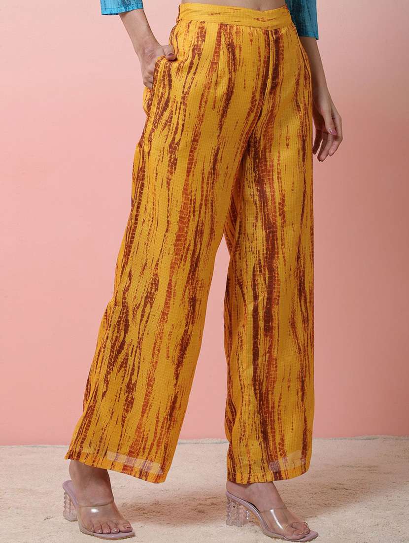 women printed three quarter sleeves kurta pant set with dupatta - 22578486 -  Standard Image - 3