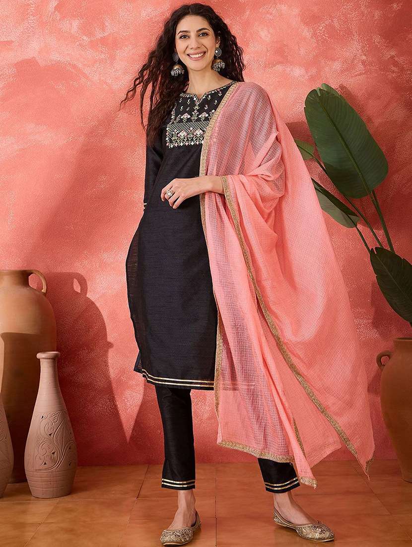 women embroidered three quarter sleeves kurta pant set with dupatta