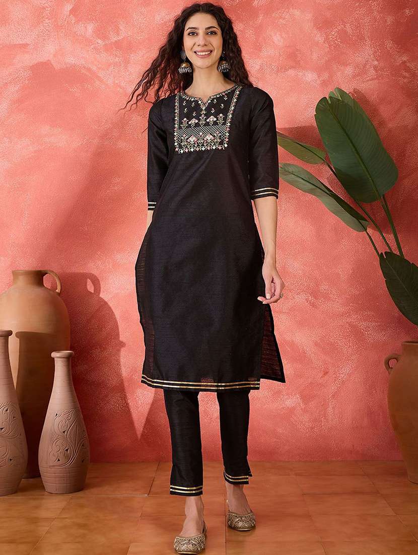 women embroidered three quarter sleeves kurta pant set with dupatta - 22578514 -  Standard Image - 3